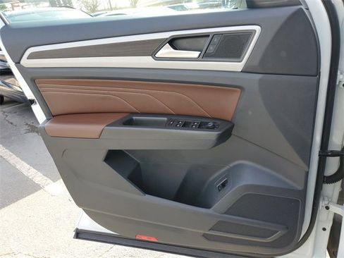 Certified 2023 Volkswagen Atlas SE w/ Panoramic Sunroof Package image 30