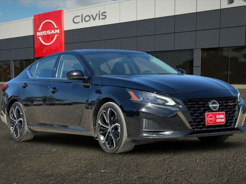 Used 2024 Nissan Altima 2.5 SR FWD image 10