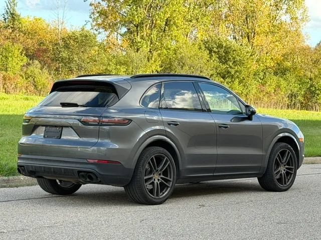 Used 2020 Porsche Cayenne AWD/4WD image 14