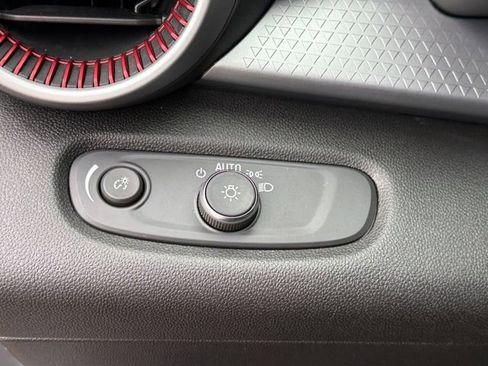 Used 2024 Chevrolet Trax RS image 5