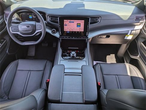 New 2025 Jeep Wagoneer Base w/ Convenience Group I image 15