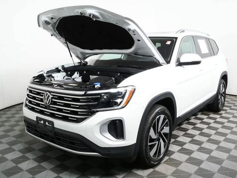Used 2024 Volkswagen Atlas SEL AWD/4WD image 36