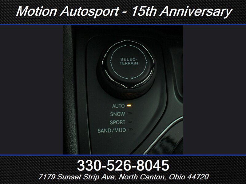Used 2019 Jeep Cherokee Latitude Plus AWD/4WD image 17