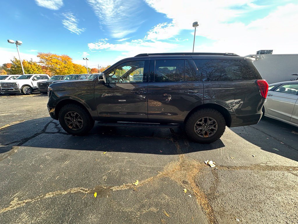 Used 2025 Ford Expedition Tremor AWD/4WD image 8