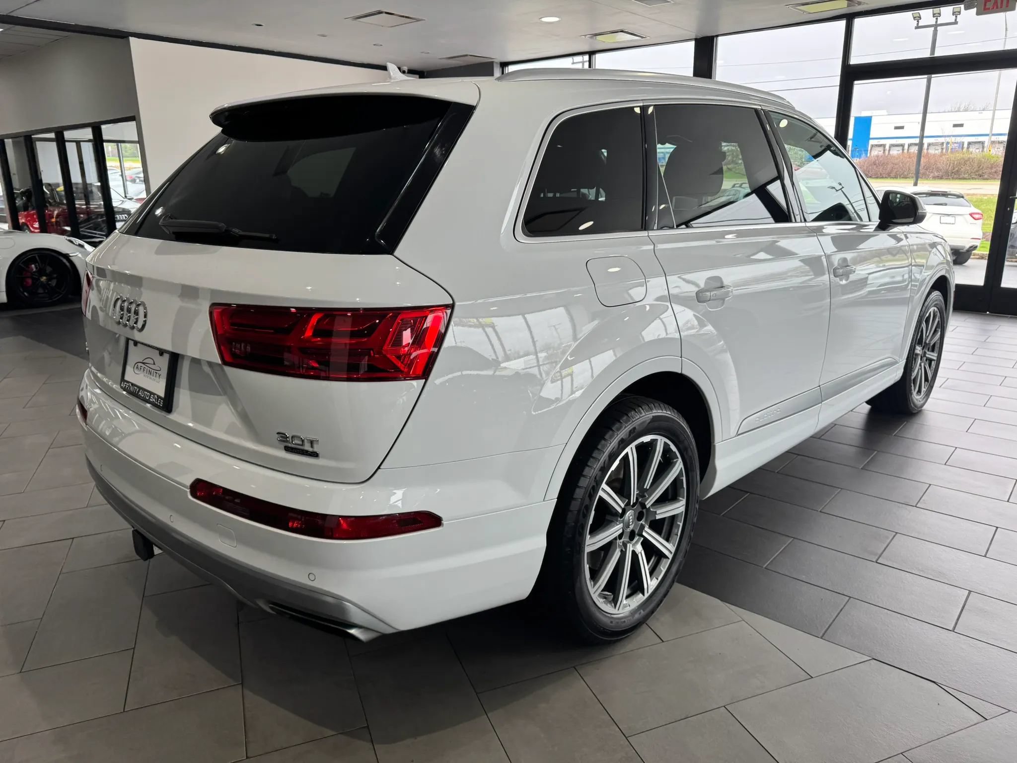 Used 2017 Audi Q7 3.0T Prestige AWD/4WD image 5