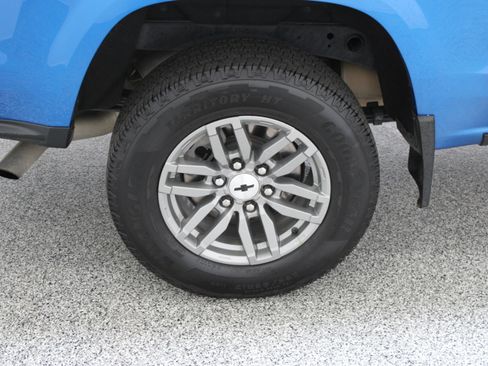 Used 2023 Chevrolet Colorado LT AWD/4WD image 6