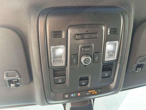 Used 2022 Chevrolet Tahoe Premier w/ Premium Package image 33