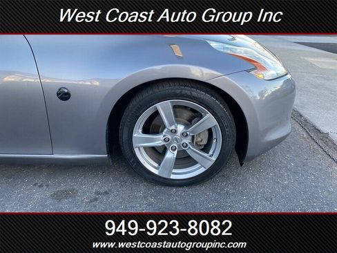 Used 2009 Nissan 370Z Touring image 11