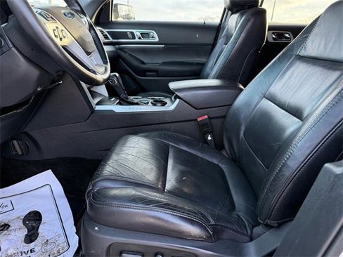 Used 2013 Ford Explorer XLT image 19