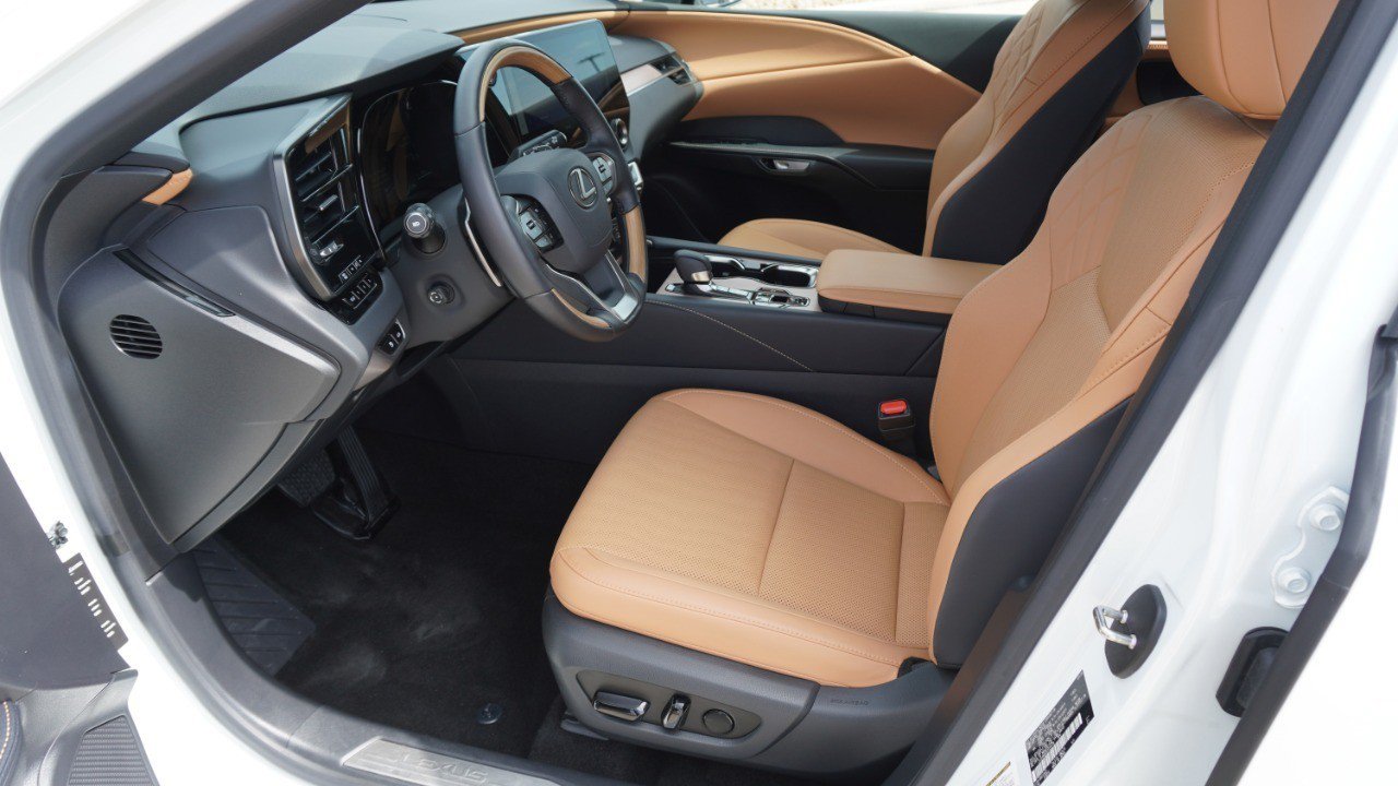 Certified 2025 Lexus RX 350 Premium w/ Accessory Package (Z1) FWD image 13