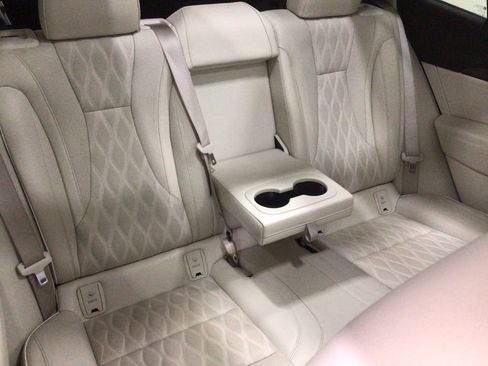 Used 2023 Buick Envision Avenir image 25