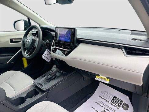 New 2026 Toyota Corolla Cross LE image 29