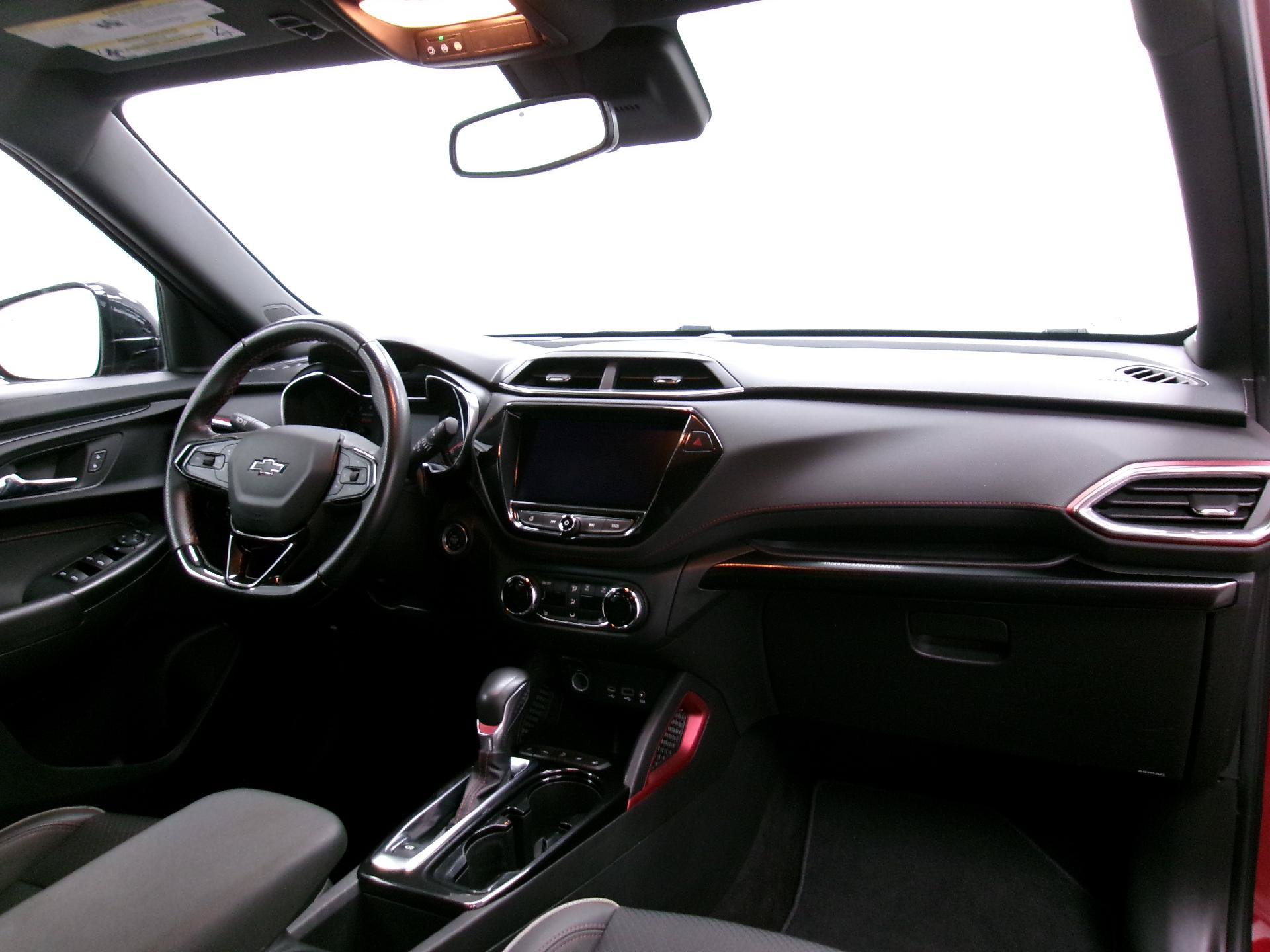 Used 2021 Chevrolet TrailBlazer RS w/ Convenience Package FWD image 3