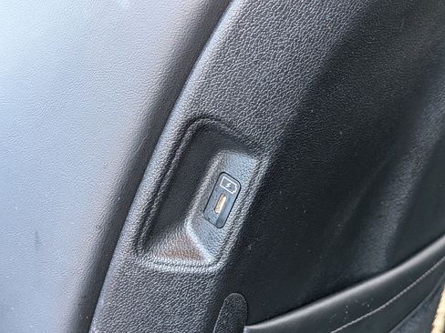 Certified 2025 Kia Sorento S image 20