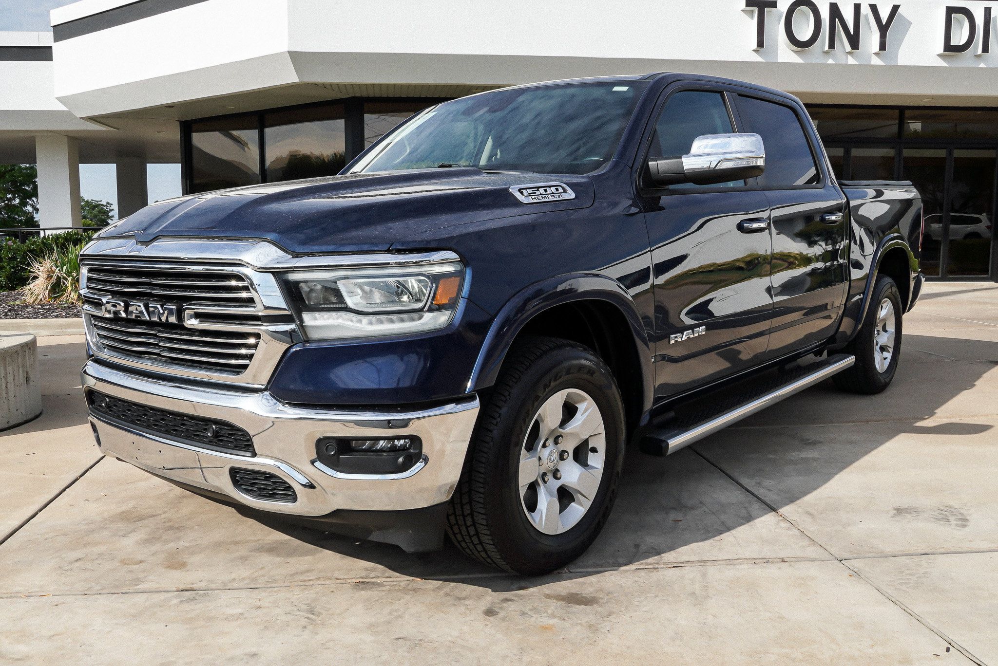 Used 2022 RAM 1500 Laramie AWD/4WD image 4