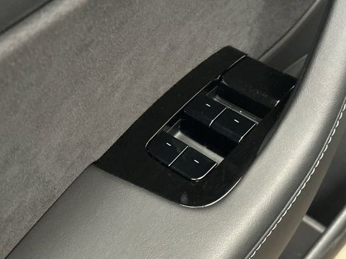 Used 2018 Tesla Model 3 image 13