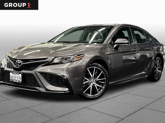 Used 2022 Toyota Camry SE image 1