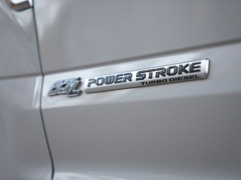 Used 2019 Ford F250 XLT w/ XLT Value Package image 6