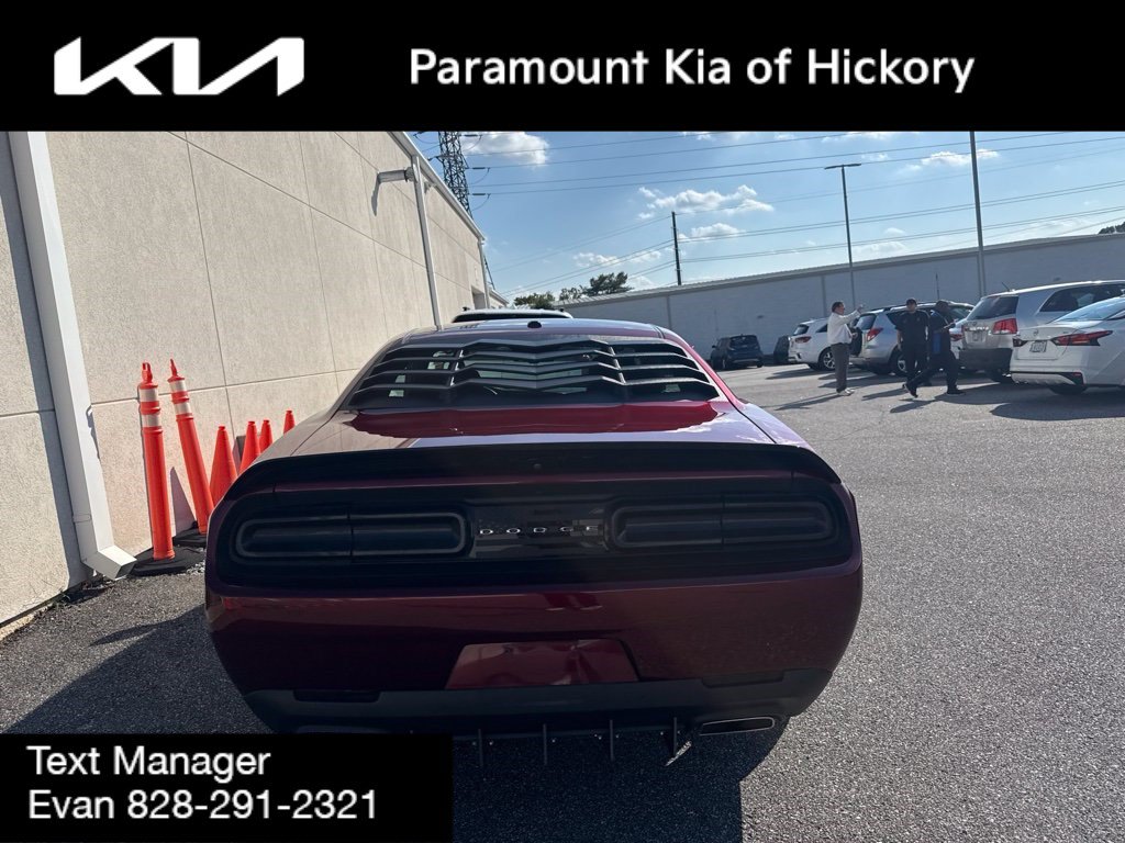 Used 2022 Dodge Challenger R/T w/ Driver Convenience Group RWD image 7