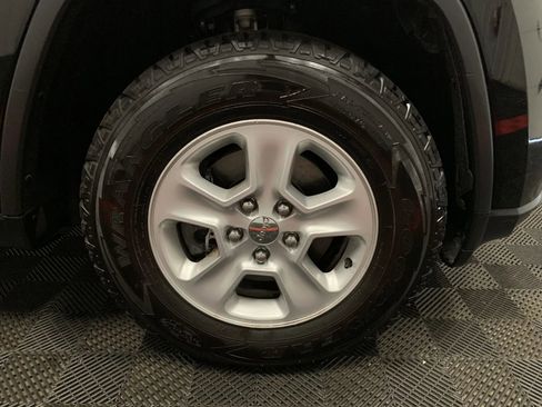 Used 2017 Jeep Grand Cherokee Laredo w/ Quick Order Package 23E image 20