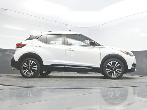 Used 2020 Nissan Kicks SR w/ Exterior Package image 36