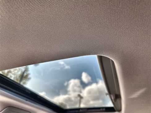 Used 2020 Buick Enclave Avenir w/ Avenir Technology Package image 19