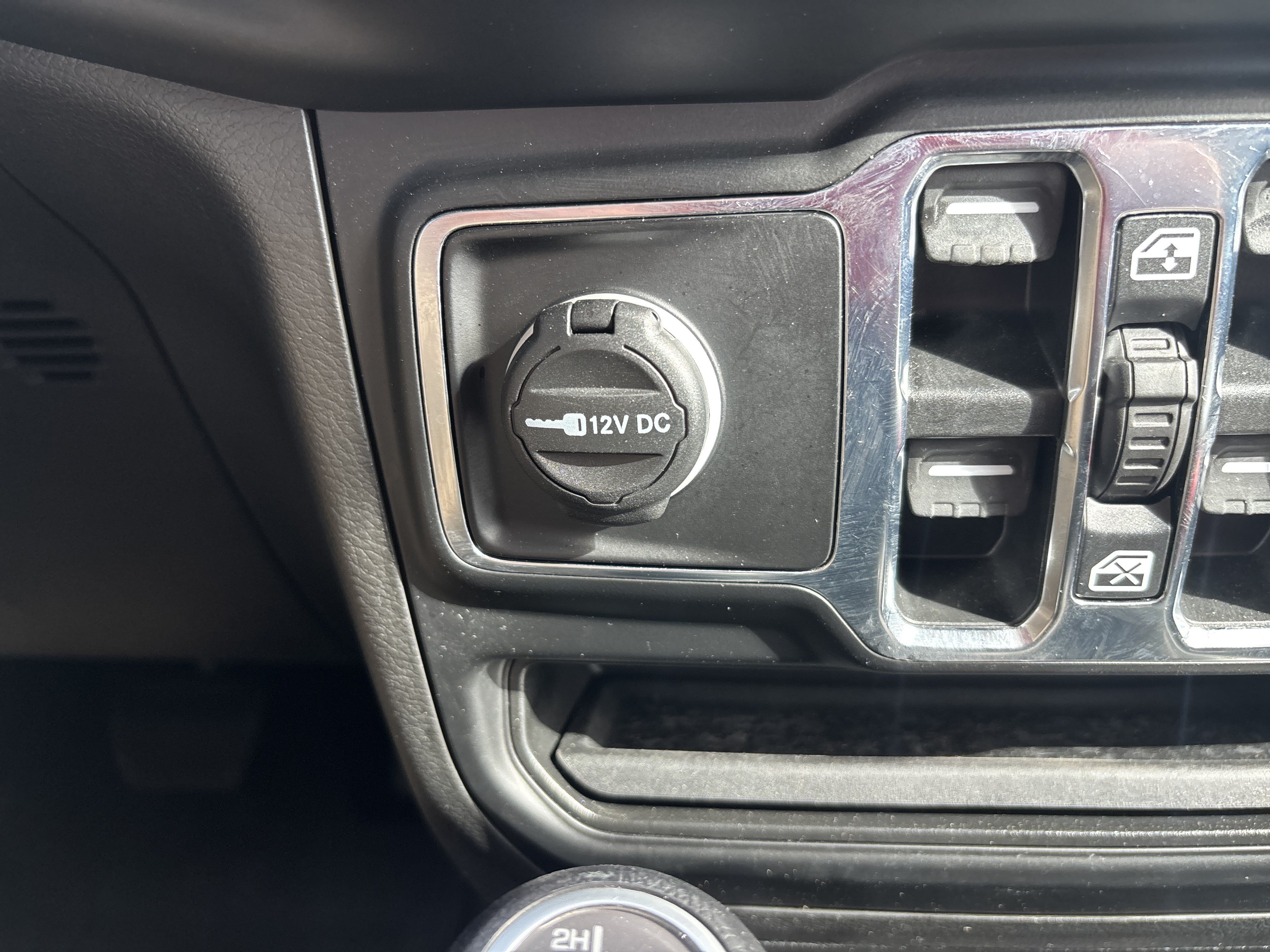 Used 2023 Jeep Wrangler Unlimited w/ Cold Weather Group AWD/4WD image 16