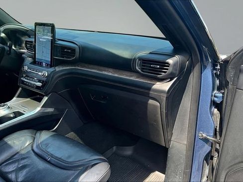 Used 2020 Ford Explorer Platinum w/ Premium Technology Package AWD/4WD image 27