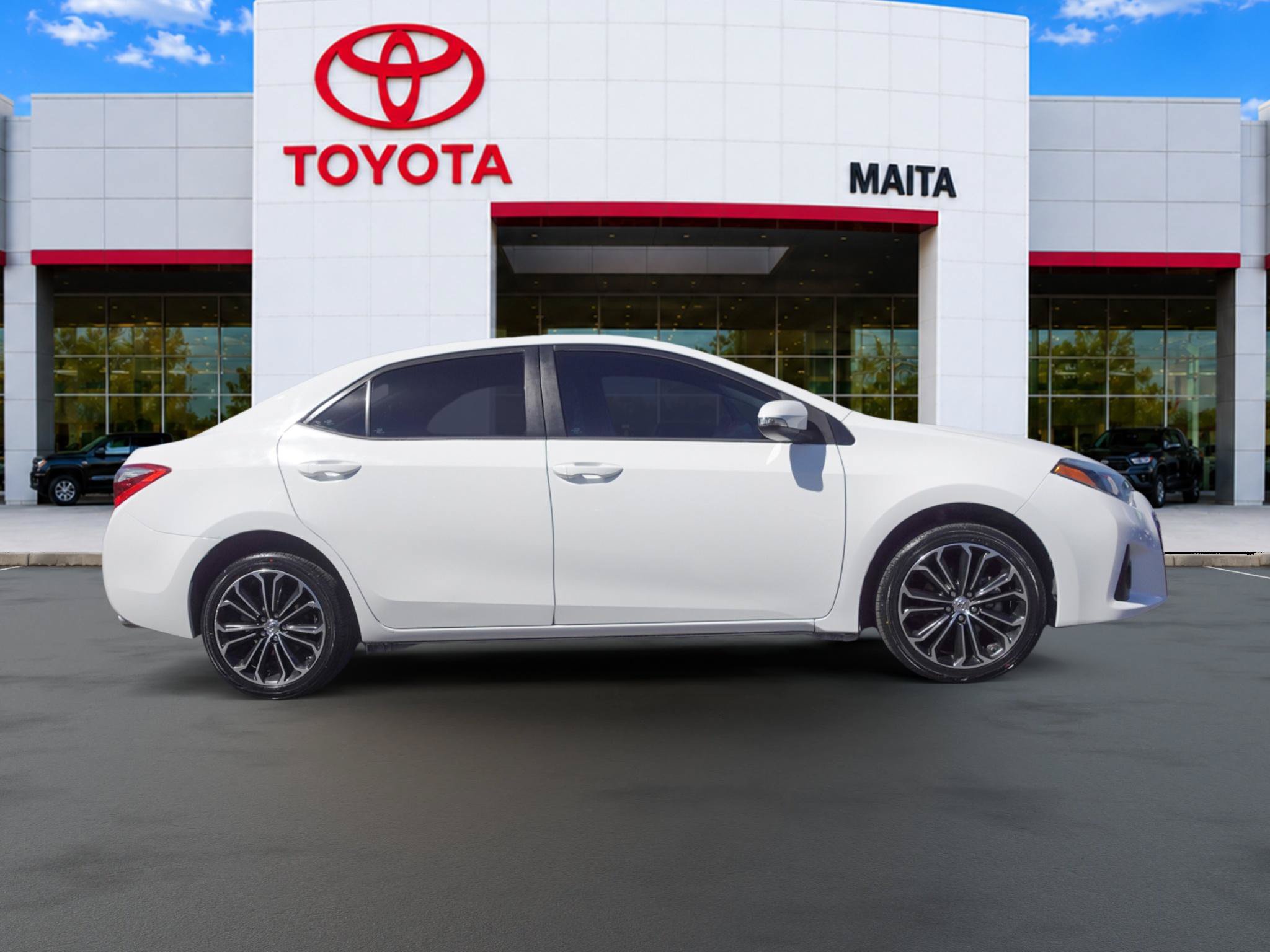 Used 2015 Toyota Corolla S Premium FWD image 2