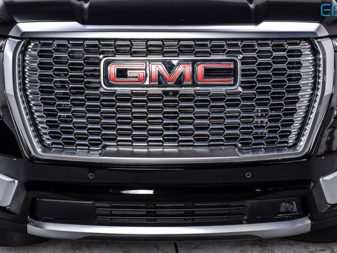 Used 2023 GMC Yukon Denali image 10