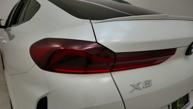 Used 2022 BMW X6 xDrive40i w/ Executive Package AWD/4WD image 27