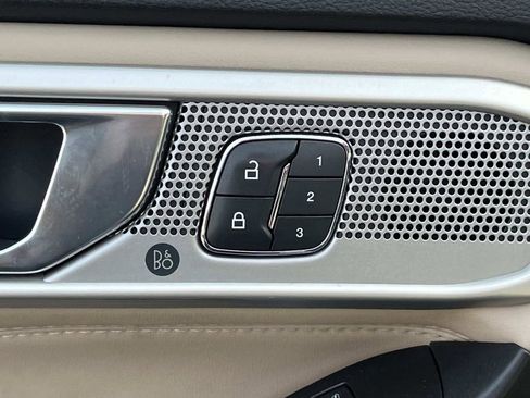 Used 2020 Ford Explorer Limited image 30