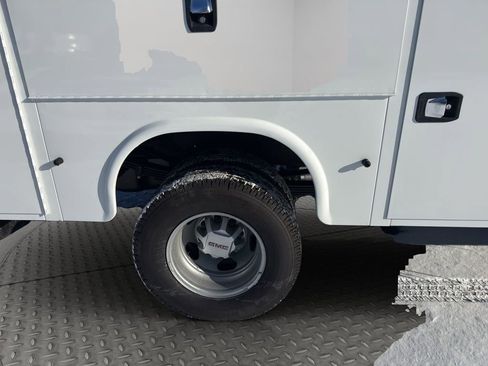 New 2025 GMC Sierra 3500 Pro w/ Convenience Package image 21