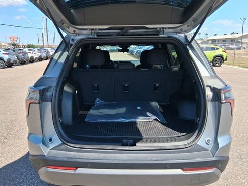Used 2026 Chevrolet Equinox LT w/ LPO, Floor Liner Package FWD image 5
