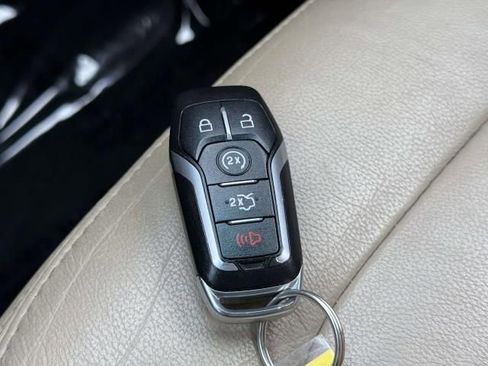 Used 2016 Ford Explorer XLT w/ Equipment Group 202A image 29