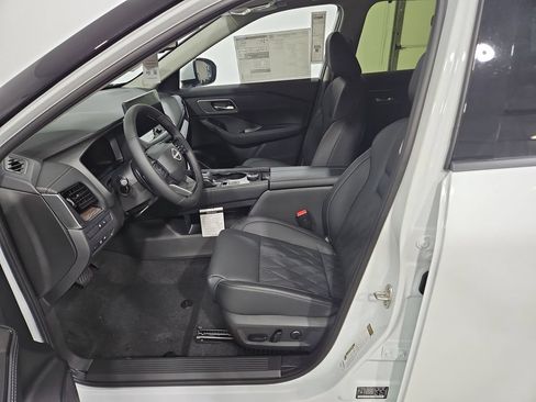 New 2026 Nissan Rogue Platinum w/ Platinum Premium Package AWD/4WD image 9