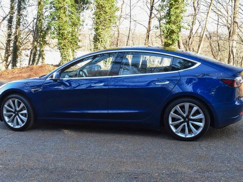 Used 2018 Tesla Model 3 Long Range image 4