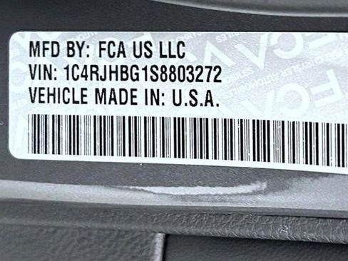 New 2025 Jeep Grand Cherokee Limited w/ Black Appearance Package AWD/4WD image 25