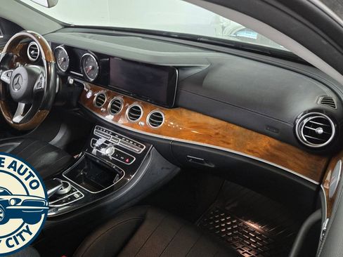 Used 2018 Mercedes-Benz E 300 4MATIC w/ Premium 3 Package (Q03) image 36