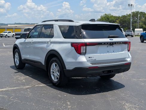 New 2026 Ford Explorer Active RWD image 4