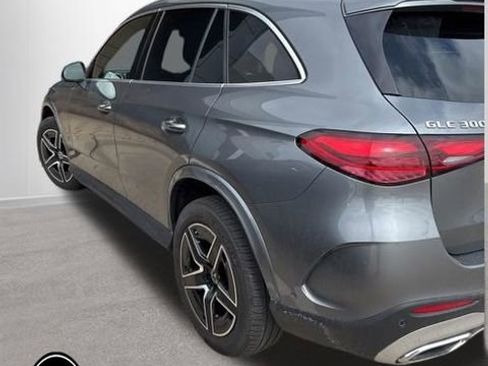 Used 2023 Mercedes-Benz GLC 300 4MATIC image 9