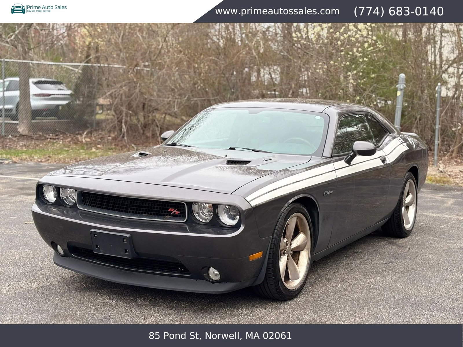 Used 2014 Dodge Challenger R/T RWD image 3