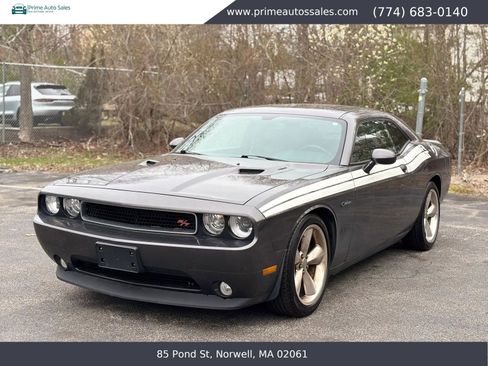 Used 2014 Dodge Challenger R/T image 3