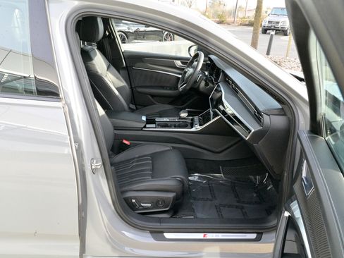 Used 2025 Audi RS 6 performance image 58