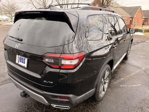 Certified 2024 Honda Pilot Elite image 3
