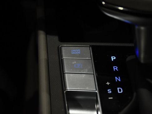 Used 2025 Hyundai Elantra SEL FWD image 29