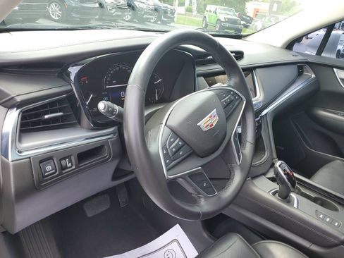 Used 2017 Cadillac XT5 Luxury AWD/4WD image 18