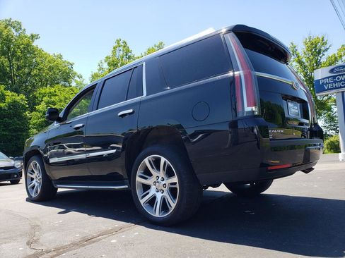 Used 2016 Cadillac Escalade Luxury AWD/4WD image 8