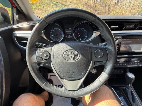 Used 2016 Toyota Corolla S Premium image 19