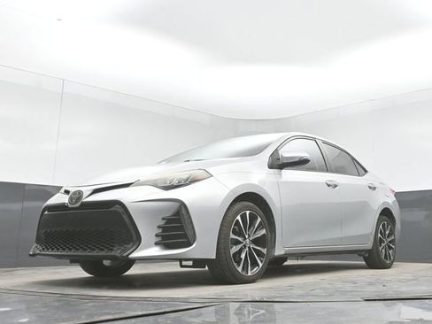Used 2018 Toyota Corolla SE FWD image 29